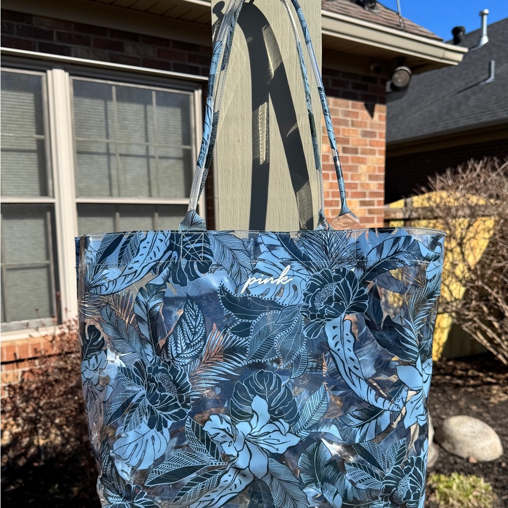 Victoria’s Secret, ‘Pink’, 
PVC, Tropical Floral Tote Bag. Pre-Owned. BR